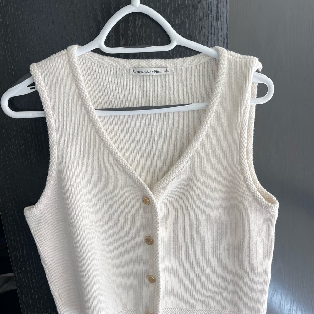 Abercrombie & Fitch Cream Button Down Shirt - Picture 1 of 2